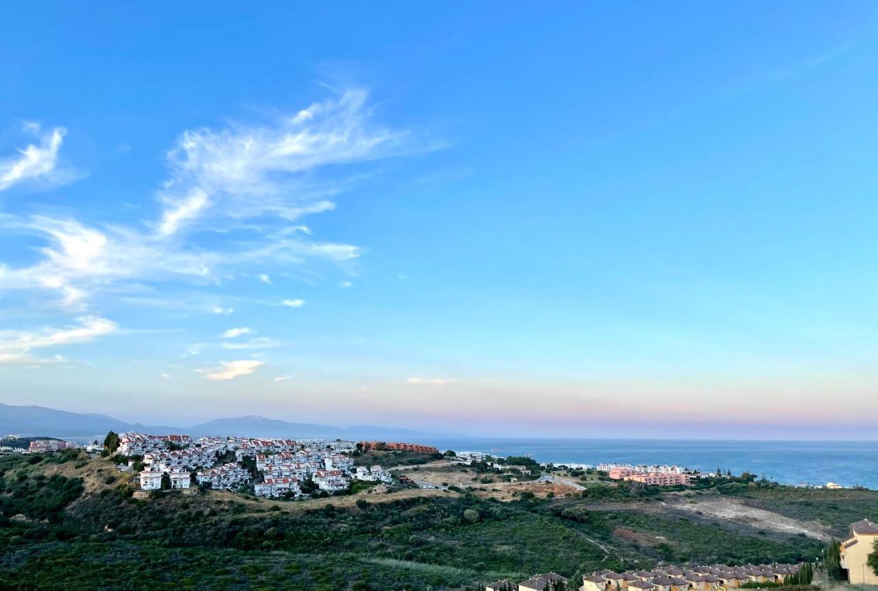 Top Sea View Apartment - 7 Minutes To Sotogrande Castillo de Sabinillas Ngoại thất bức ảnh